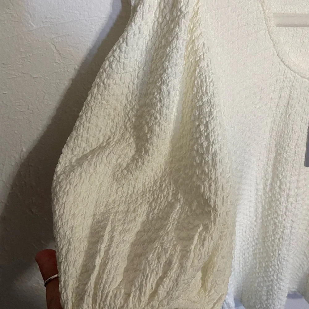 NWT Daniel Rainn White Textured Balloon Sleeved Women's Top